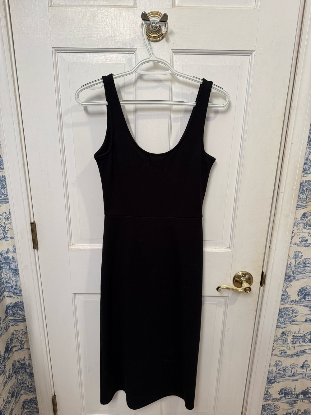 Open Edit Dress - Picture 2 of 4